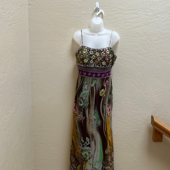 Beautiful Jeweled Riva Designs Formal Gown Special Occasion Bridal - Picture 2 of 15